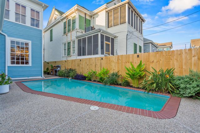 1615 Church Street, Galveston, TX 77550