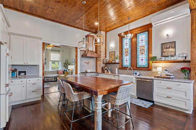 1615 Church Street, Galveston, TX 77550