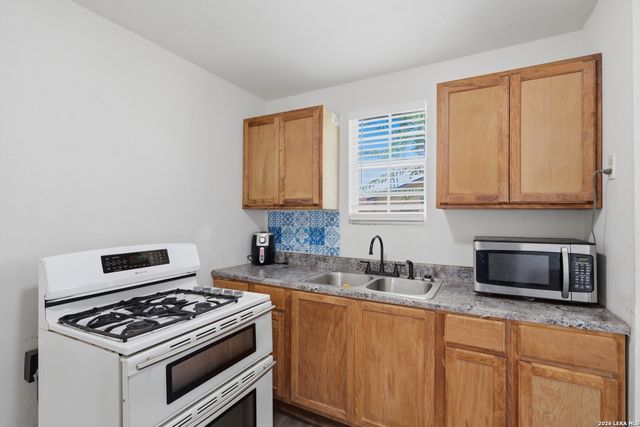 243 Durant, San Antonio, TX 78237