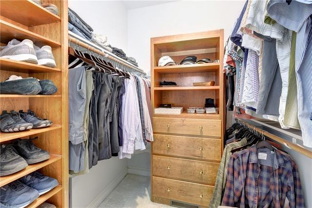 2404 Burnwether LN, Williamsburg, VA 23185