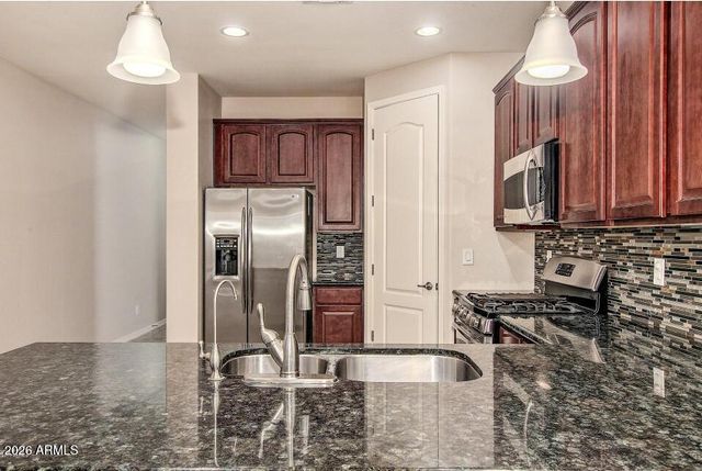 5553 W Buckskin Trail, Phoenix, AZ 85083