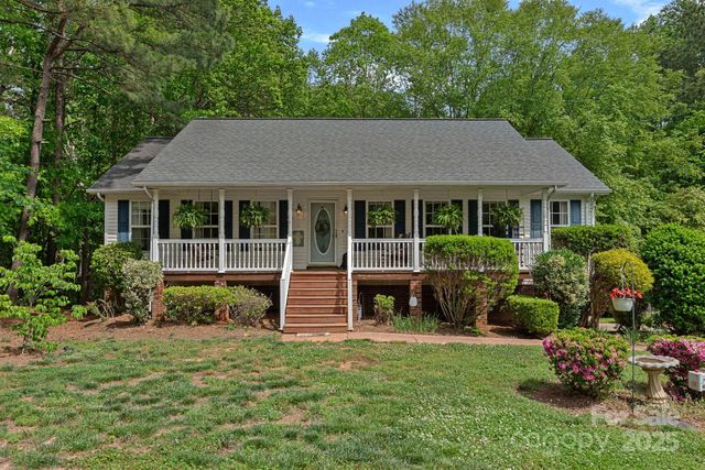 160 Kingfisher Drive, Mooresville, NC 28117