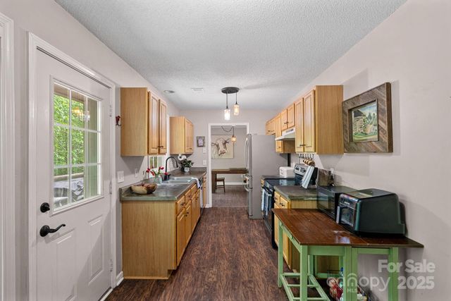 160 Kingfisher Drive, Mooresville, NC 28117