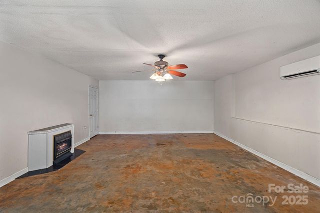 160 Kingfisher Drive, Mooresville, NC 28117