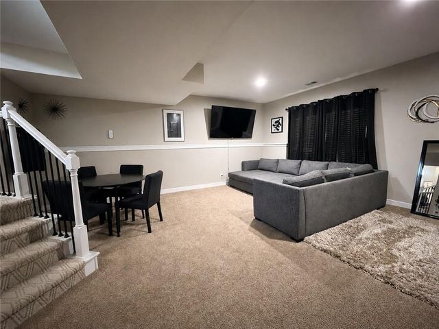 9060 E 51st Street, Kansas City, MO 64133