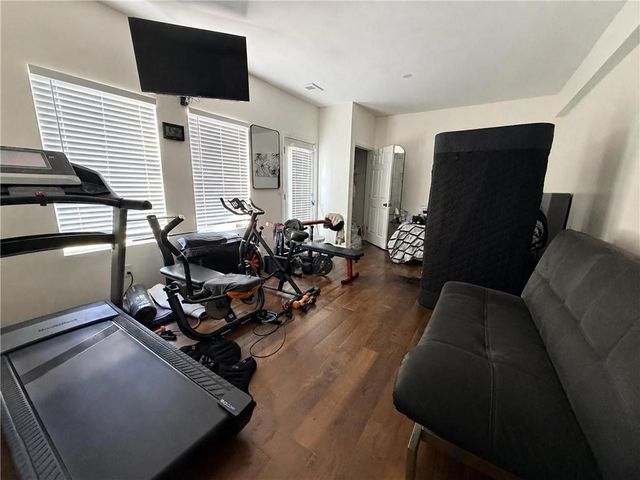 9060 E 51st Street, Kansas City, MO 64133