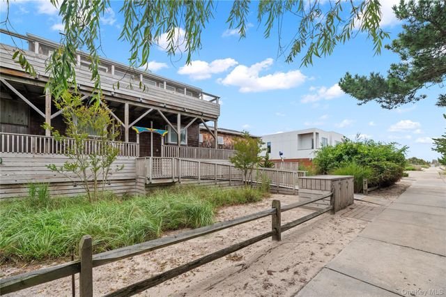 33 Schooner, Ocean Beach, NY 11770
