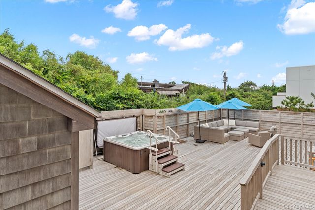 33 Schooner, Ocean Beach, NY 11770