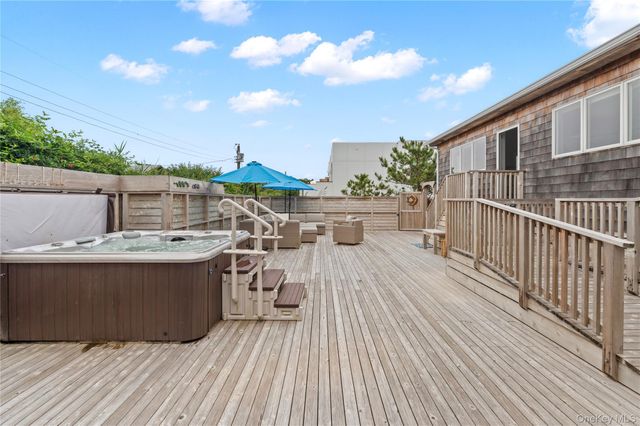 33 Schooner, Ocean Beach, NY 11770