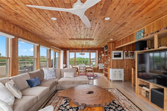 33 Schooner, Ocean Beach, NY 11770