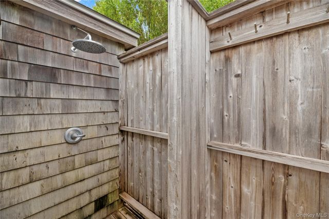 33 Schooner, Ocean Beach, NY 11770