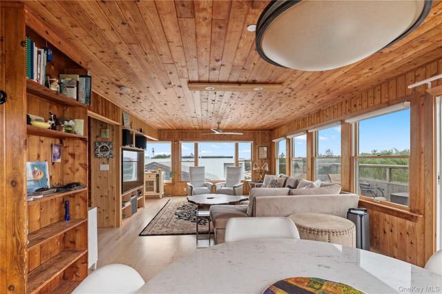 33 Schooner, Ocean Beach, NY 11770