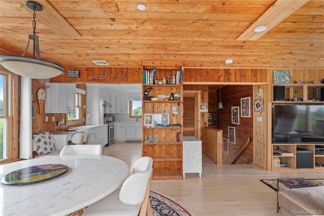 33 Schooner, Ocean Beach, NY 11770