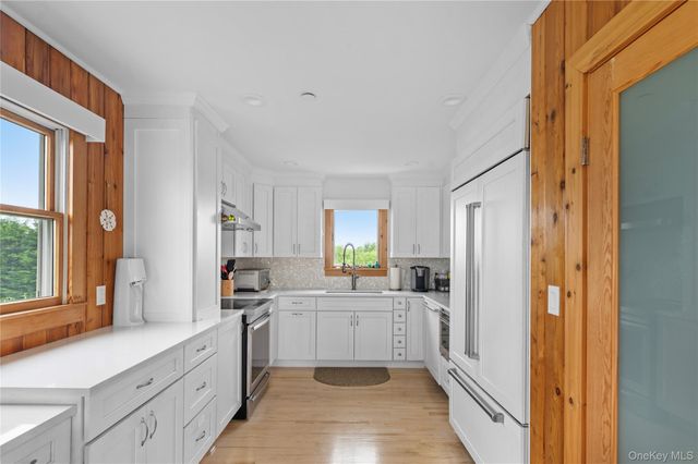 33 Schooner, Ocean Beach, NY 11770