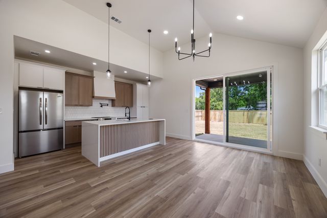 411 Runnells Street, Terrell, TX 75160