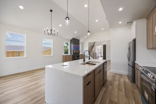 411 Runnells Street, Terrell, TX 75160