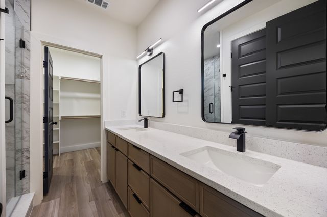 411 Runnells Street, Terrell, TX 75160