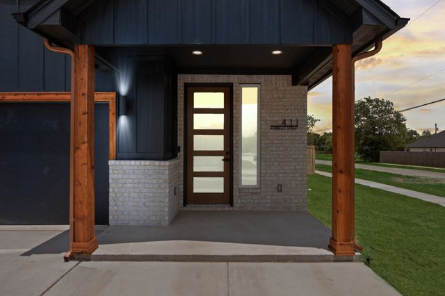 411 Runnells Street, Terrell, TX 75160