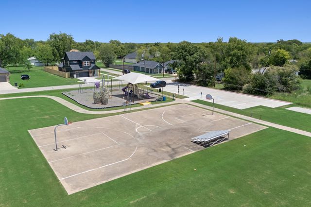 411 Runnells Street, Terrell, TX 75160
