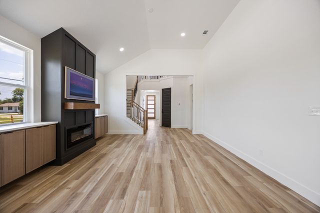 411 Runnells Street, Terrell, TX 75160