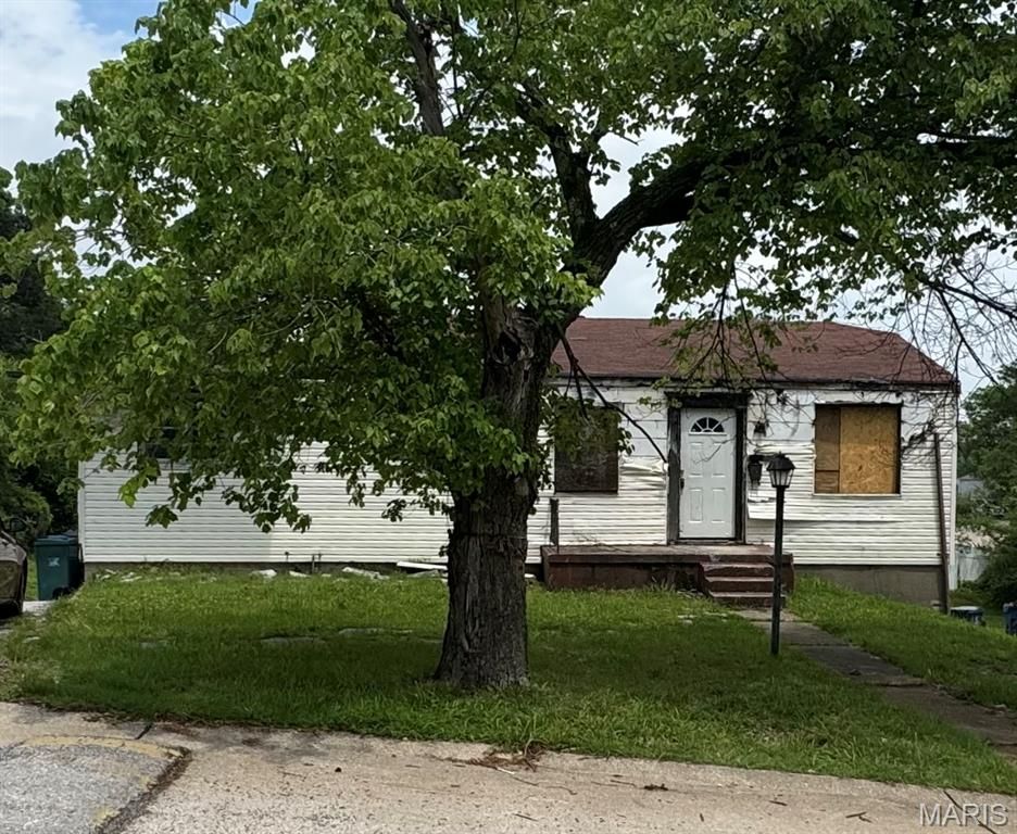 7553 Calvin Avenue, St Louis, MO 63136