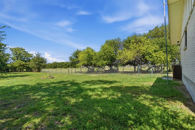 2471 N Fm 740, Heath, TX 75032