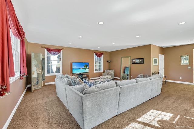122 Duke Drive, Carmel, NY 10512