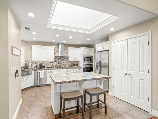 2690 Joshua Avenue, Clovis, CA 93611