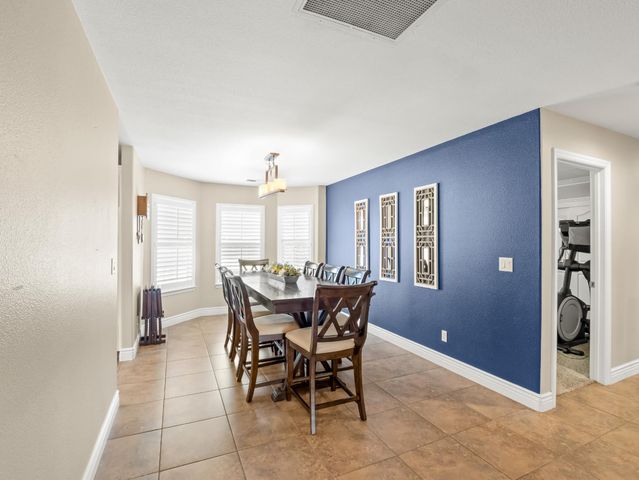 2690 Joshua Avenue, Clovis, CA 93611