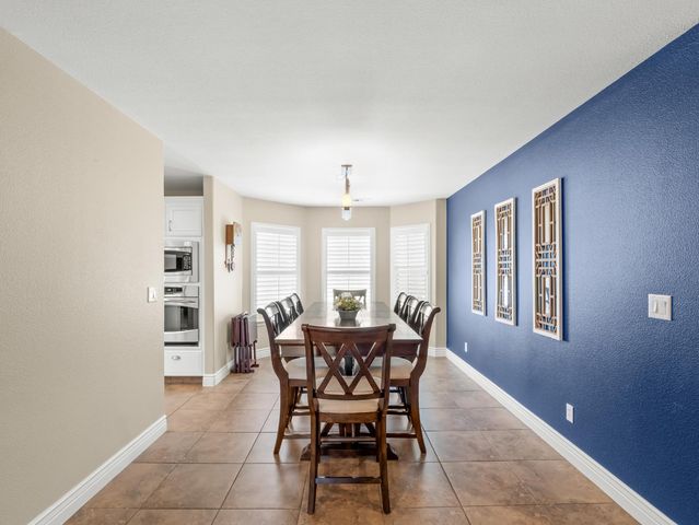 2690 Joshua Avenue, Clovis, CA 93611