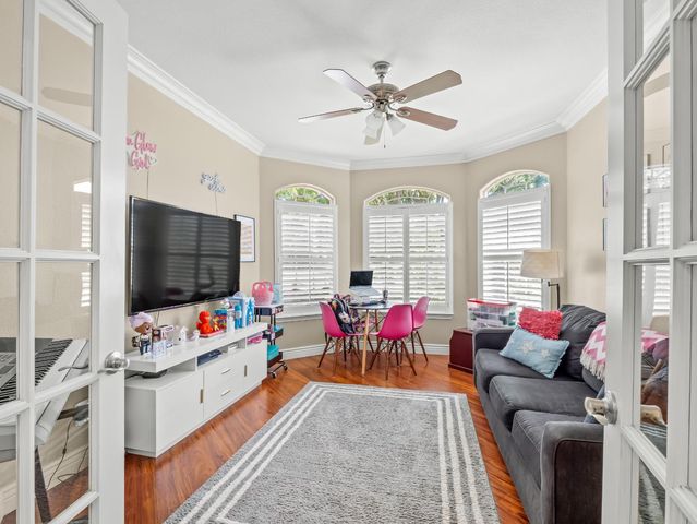 2690 Joshua Avenue, Clovis, CA 93611