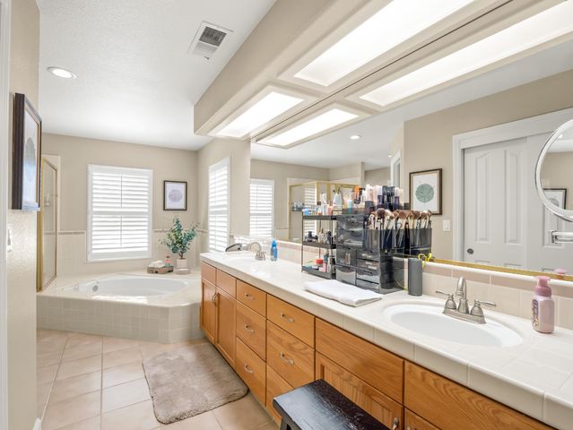 2690 Joshua Avenue, Clovis, CA 93611