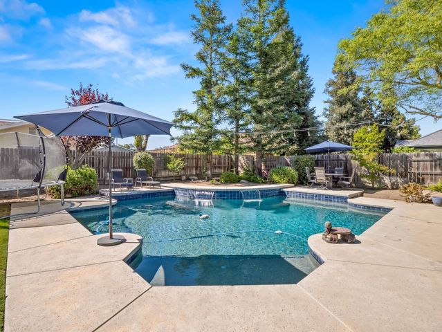 2690 Joshua Avenue, Clovis, CA 93611