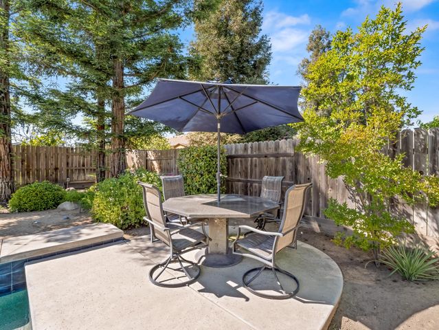 2690 Joshua Avenue, Clovis, CA 93611