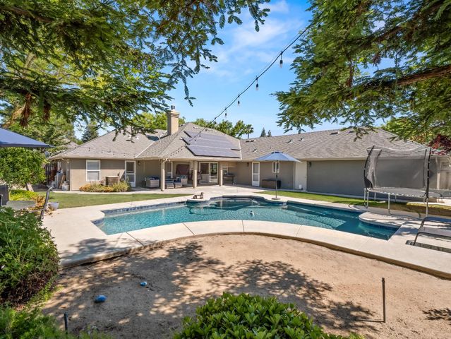 2690 Joshua Avenue, Clovis, CA 93611