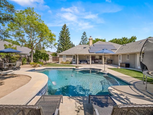 2690 Joshua Avenue, Clovis, CA 93611