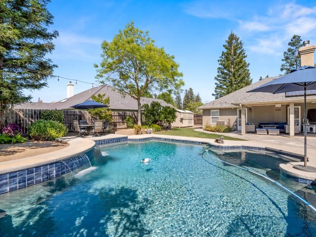 2690 Joshua Avenue, Clovis, CA 93611