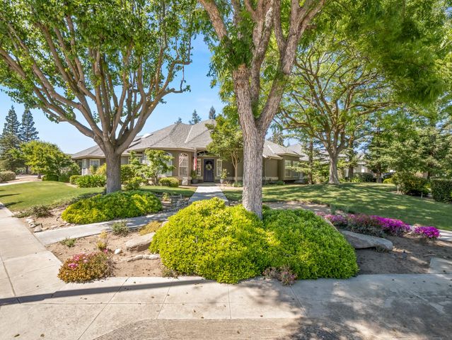 2690 Joshua Avenue, Clovis, CA 93611