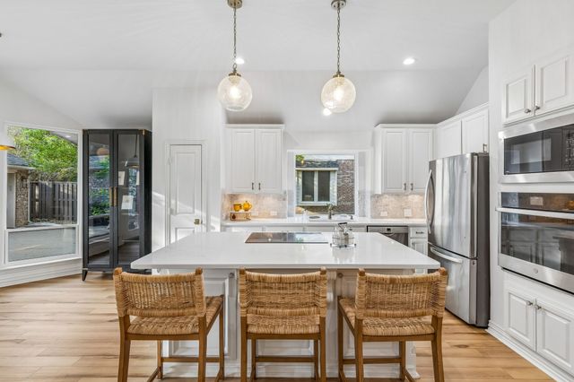 936 MIDLAND CREEK Drive, Southlake, TX 76092