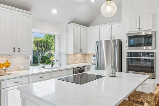 936 MIDLAND CREEK Drive, Southlake, TX 76092