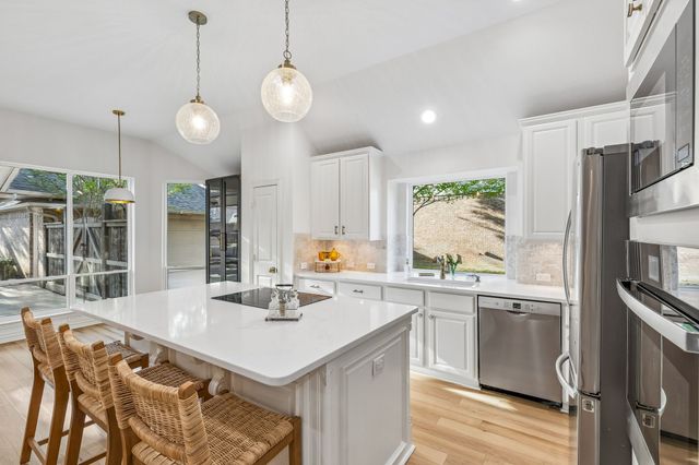 936 MIDLAND CREEK Drive, Southlake, TX 76092