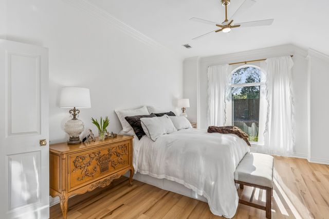 936 MIDLAND CREEK Drive, Southlake, TX 76092