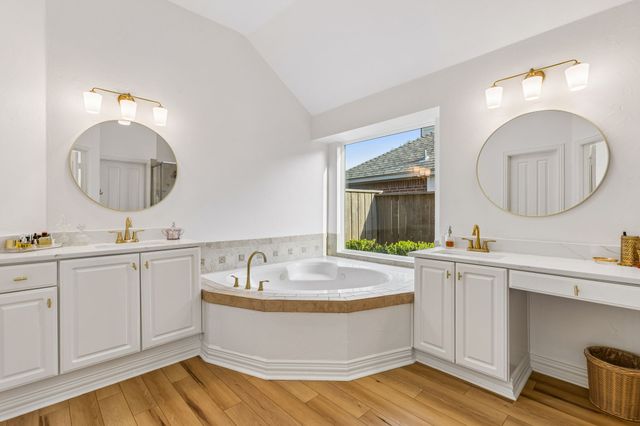 936 MIDLAND CREEK Drive, Southlake, TX 76092