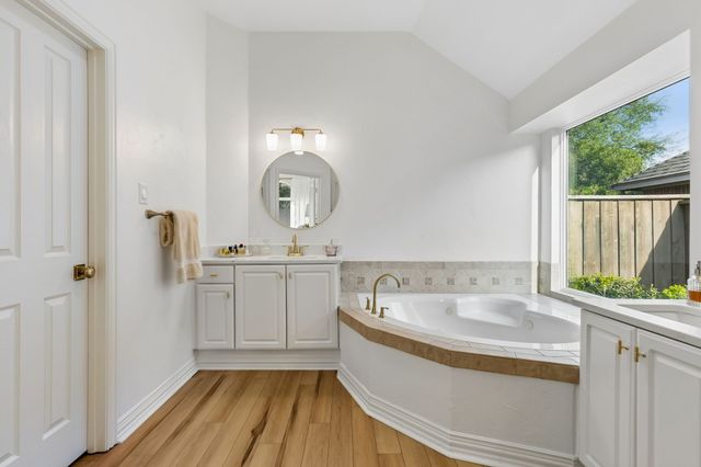 936 MIDLAND CREEK Drive, Southlake, TX 76092