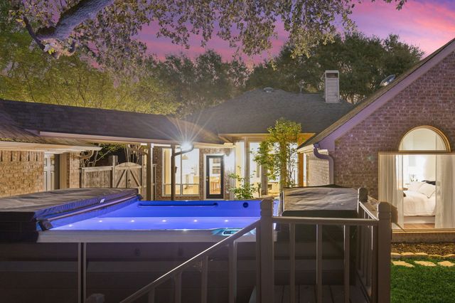 936 MIDLAND CREEK Drive, Southlake, TX 76092