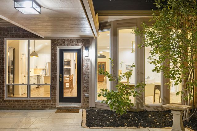 936 MIDLAND CREEK Drive, Southlake, TX 76092