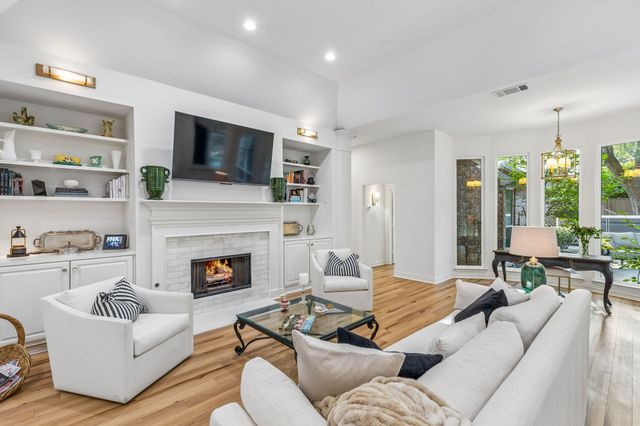 936 MIDLAND CREEK Drive, Southlake, TX 76092