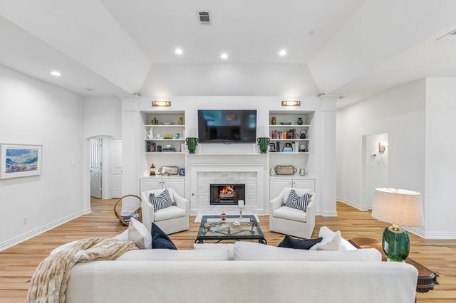 936 MIDLAND CREEK Drive, Southlake, TX 76092