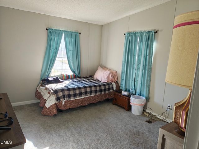 87 E Williams Street, Coats, NC 27521