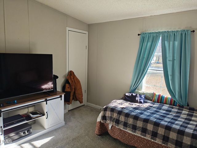 87 E Williams Street, Coats, NC 27521